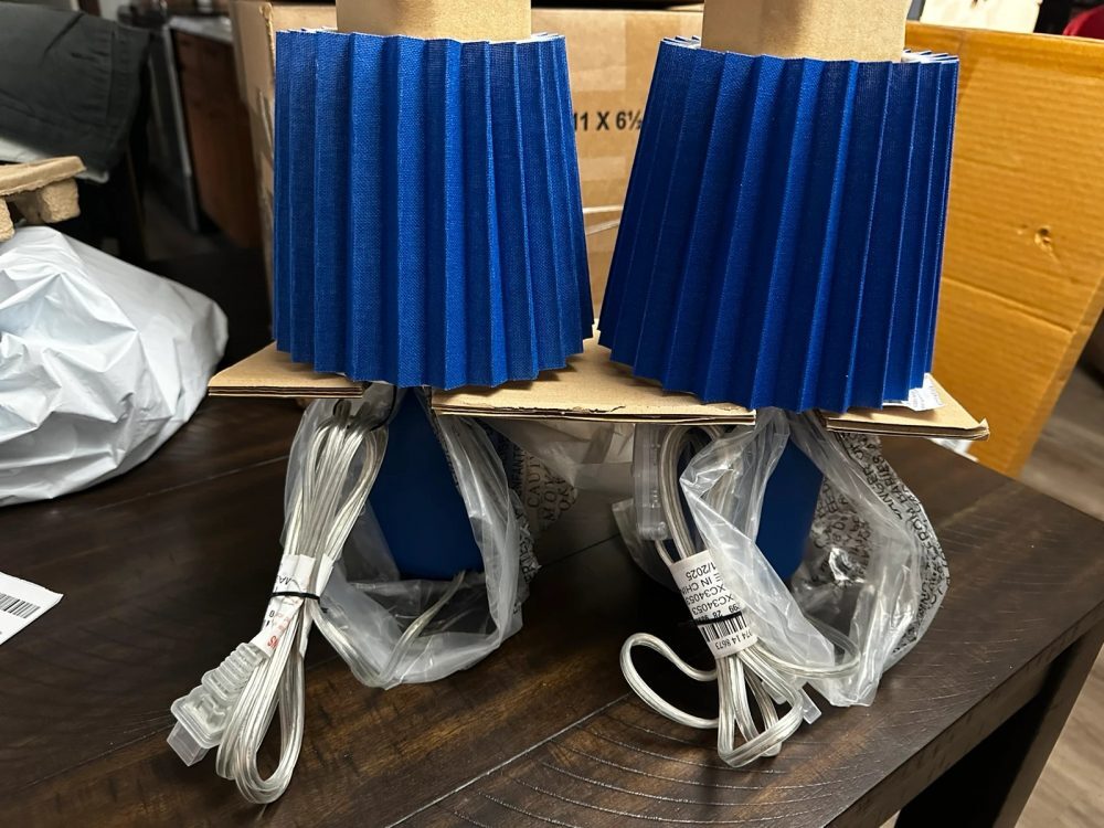 Room Essentials blue 10.5โ table lamp pair